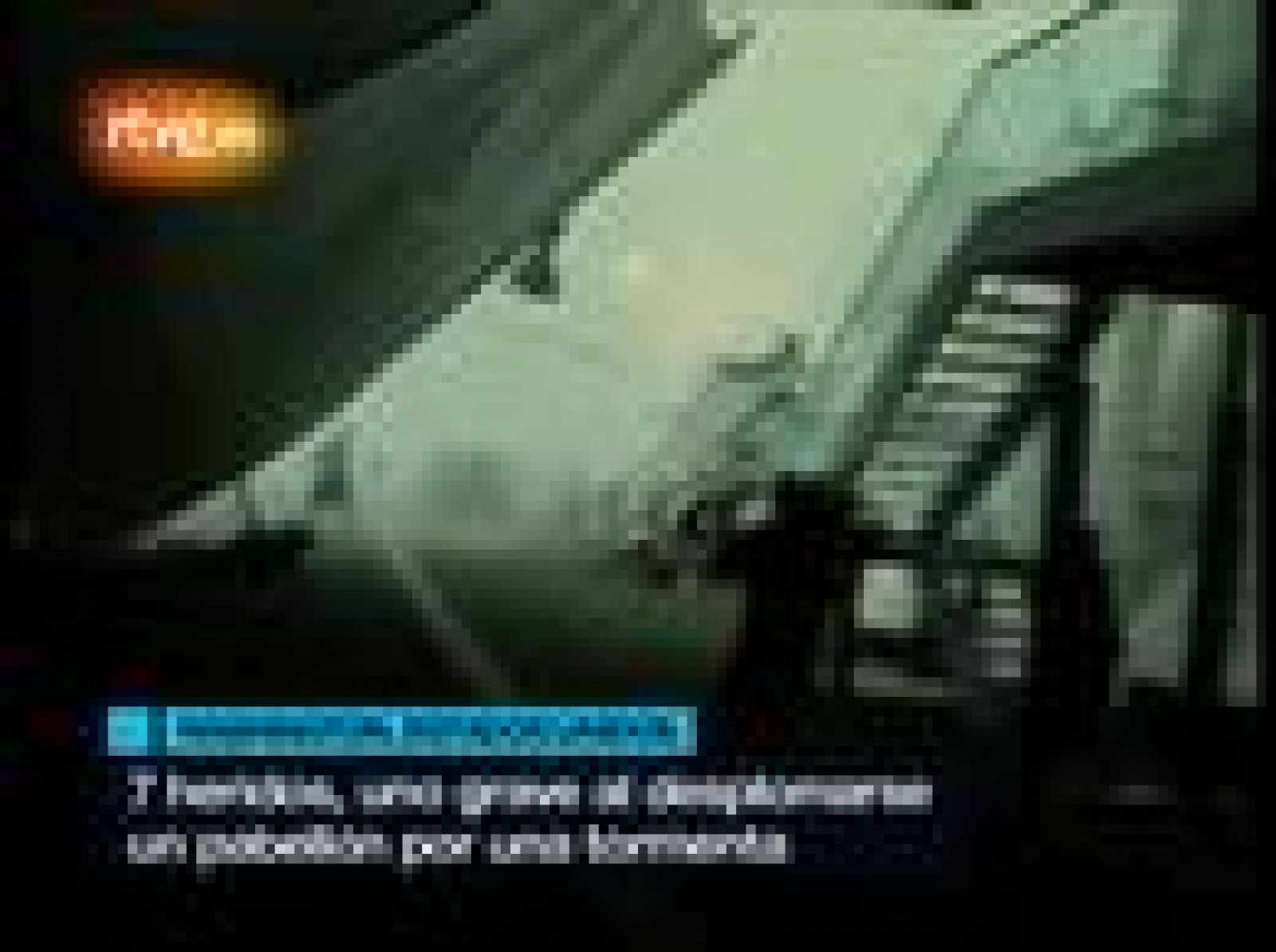 Una tormenta ha provocado el derrumbe de las instalaciones de los Dallas Cowboys, causando varios heridos (03/05/2009).  