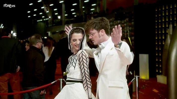 Premios Goya - Aldo Comas y Macarena Gómez en la cámara glamur