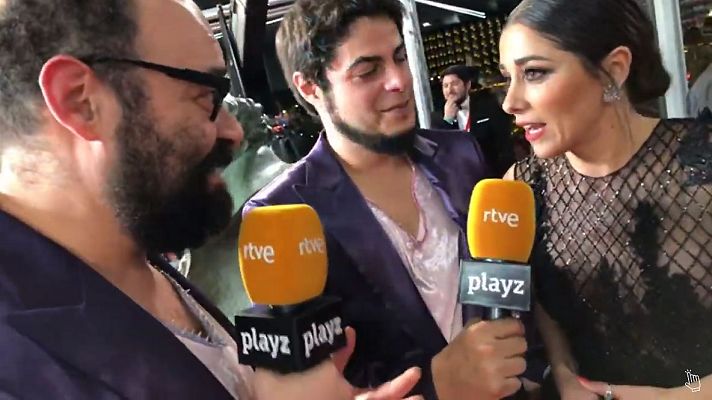 Goyas Golfos - Mariam Hernández enseña hasta el cancán