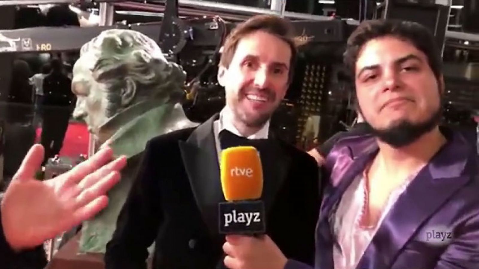 Goyas Golfxs 2019 - Julián López: "Una hostia a Javier Bardem yo pagaría por verla"