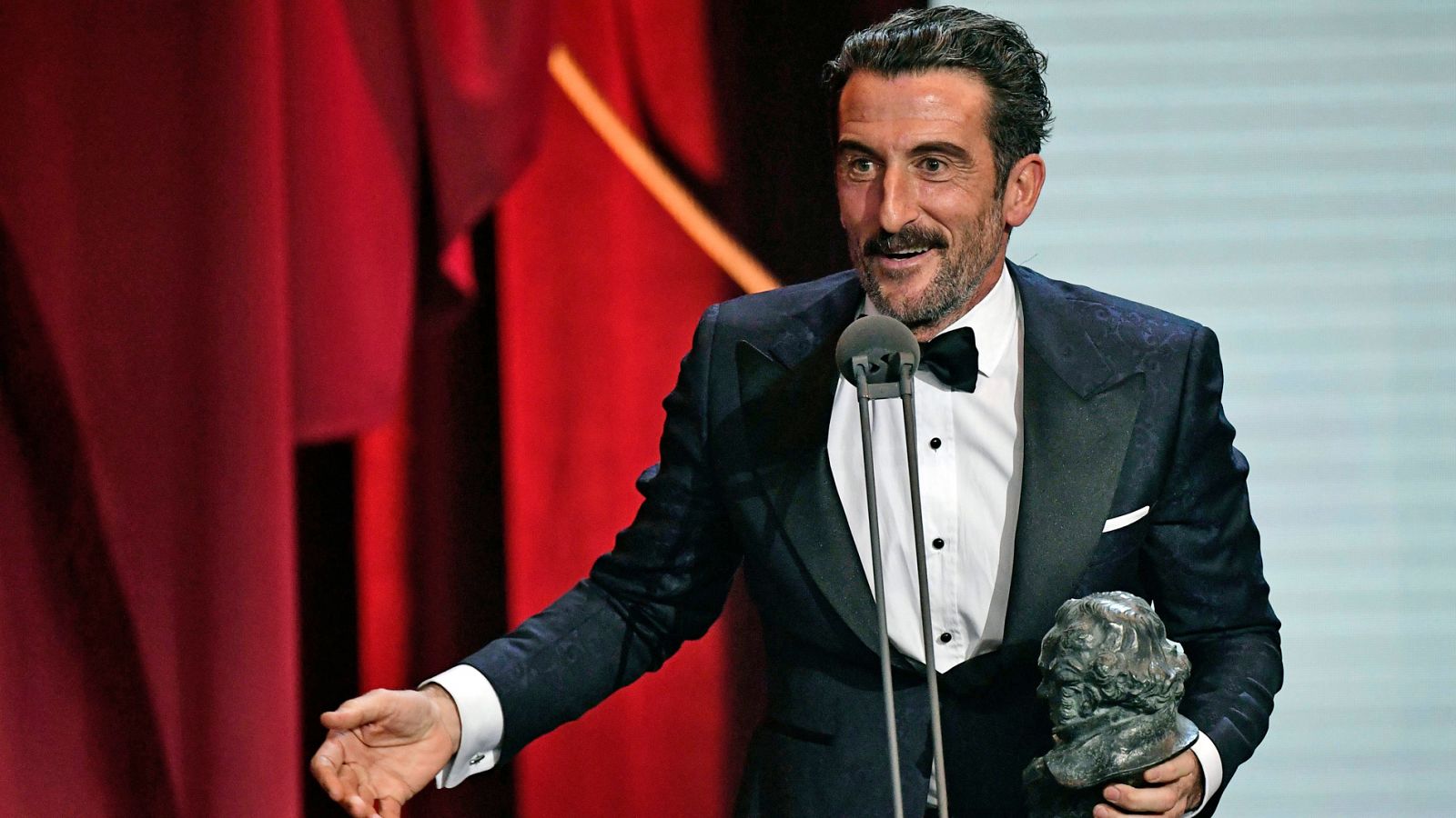 Premios Goya: Luis Zahera, Goya al mejor actor de reparto por 'El reino', da las gracias a su 'Julieta' particular -- RTVE.es