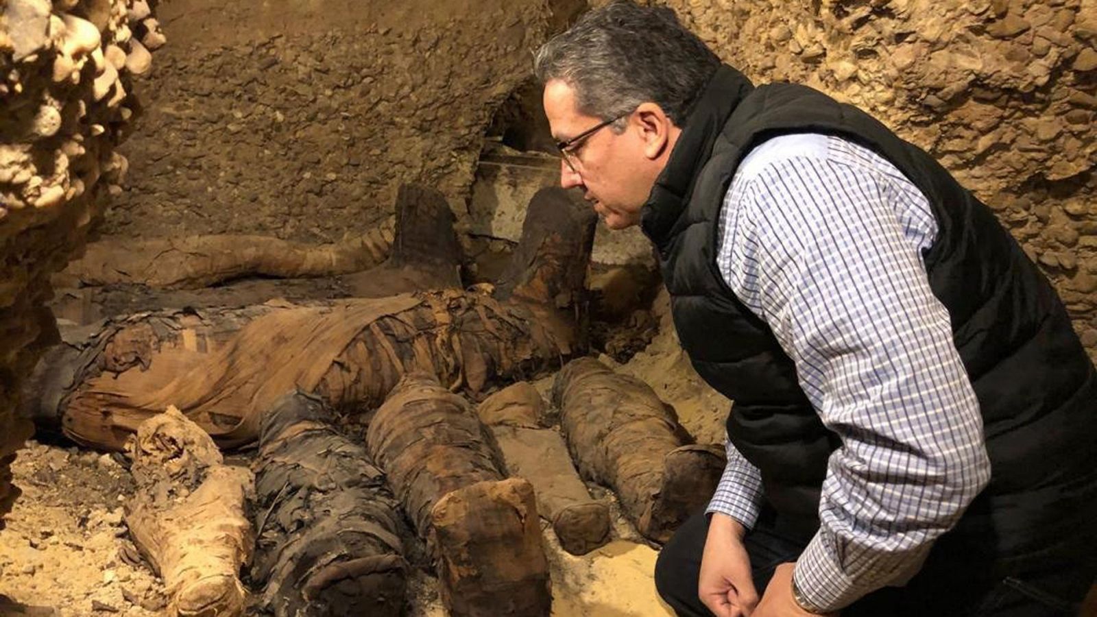 Egiptología: Hallan un grupo de momias de la época ptolemaica en el valle del Nilo - RTVE.es