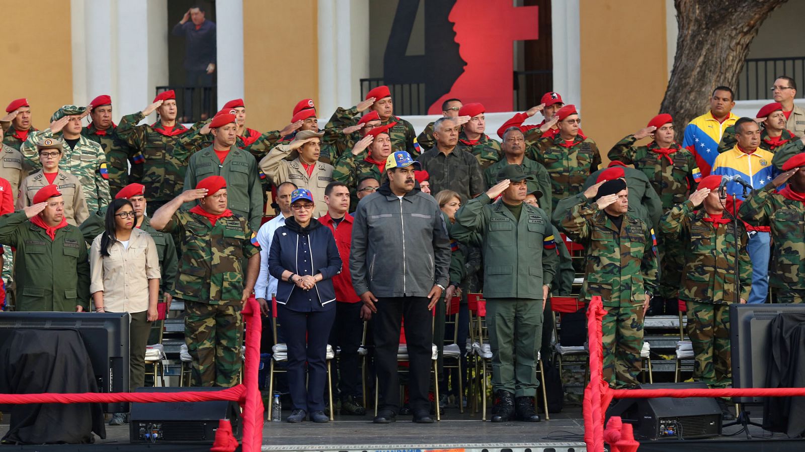 Maduro califica de "nefasta e histórica" la decisión de Pedro Sánchez de reconocer a Guaidó