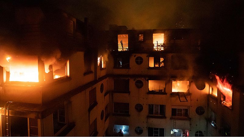 Al menos ocho muertos en un virulento incendio en París