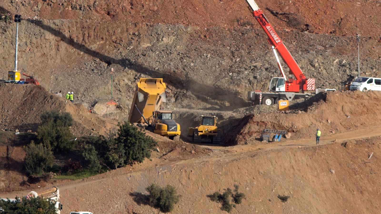 La defensa del dueño del pozo donde cayó Julen responsabiliza al pocero: "Dijo que tenía todo en regla"