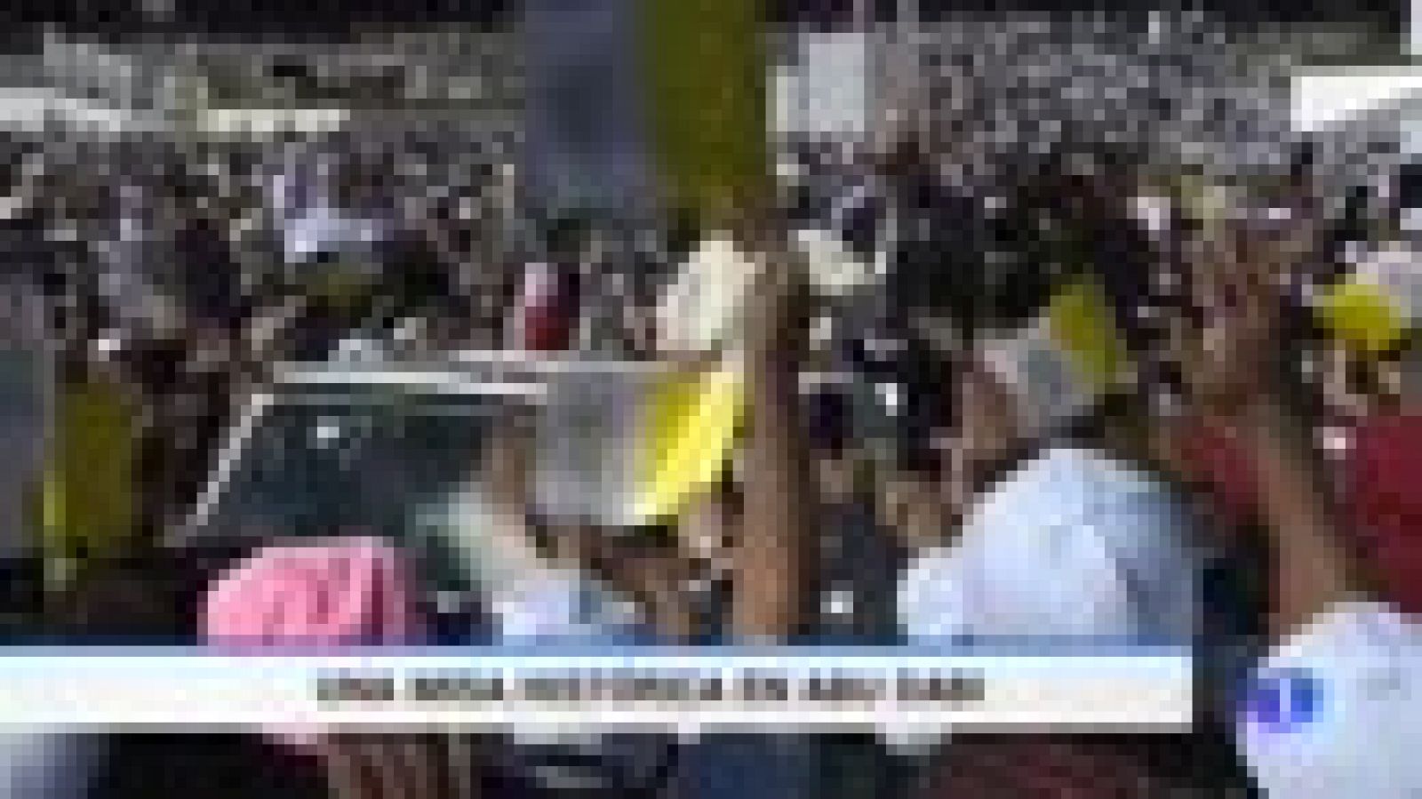 Una misa histórica en Abu Dabi con 170.000 católicos rezando en público | Ver