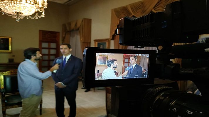 Telediario 1 - Y de repente llegó Guaidó