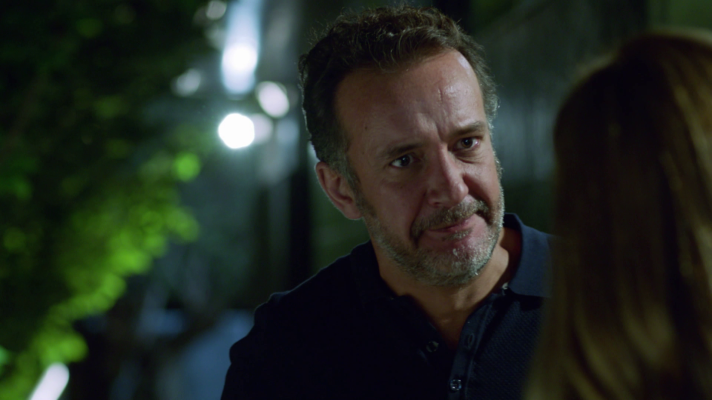 Hospital Valle Norte - Héctor descubre la infidelidad de Elena