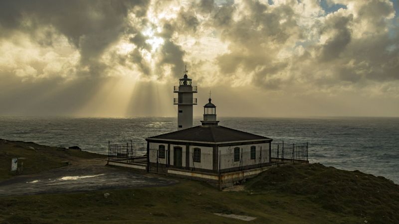 Viento fuerte en litorales del norte peninsular y lluvia en Galicia - Ver ahora