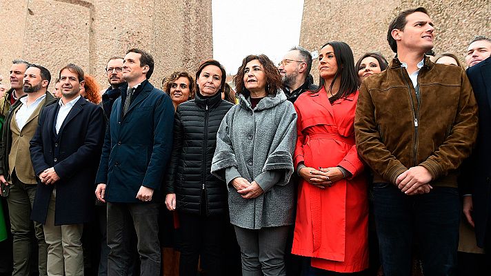 Decenas de miles de personas claman en Madrid por la convocatoria de elecciones tras la "traición" de Sánchez