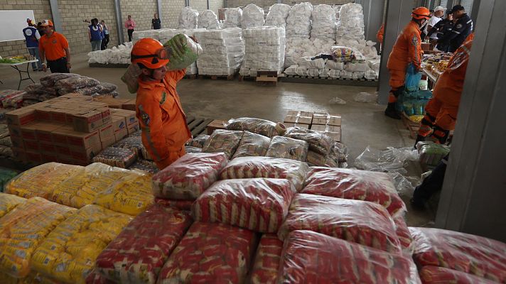 Maduro anuncia mejoras en su reparto de alimentos pero mantiene el bloqueo de la ayuda humanitaria extranjera