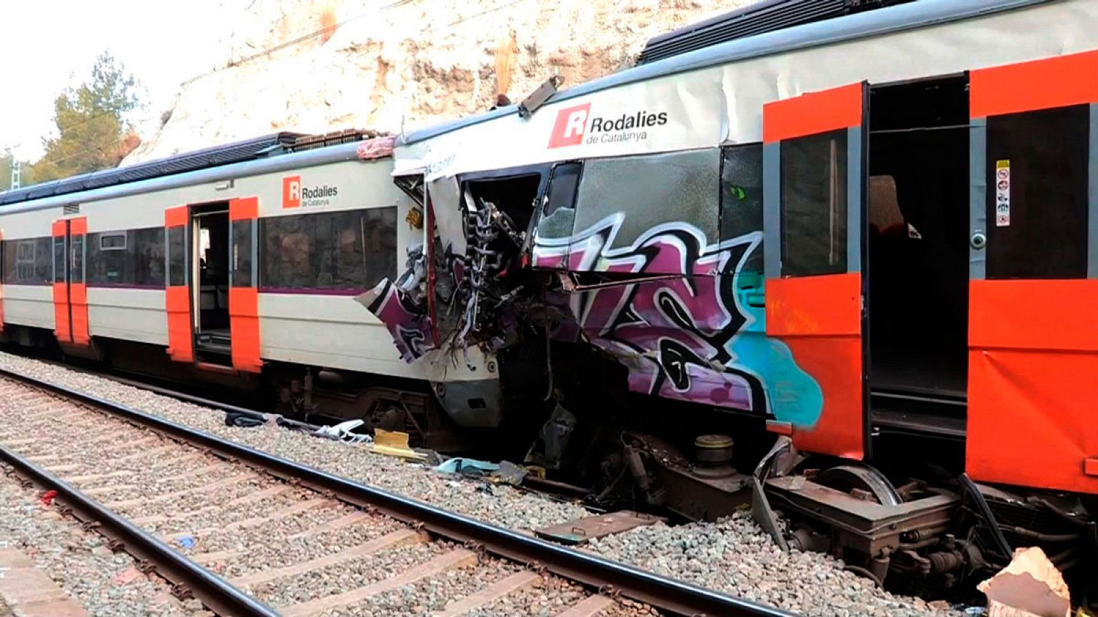 Telediario 1: Continúa abierta la investigación para determinar las causas del accidente ferroviario de Barcelona | RTVE Play