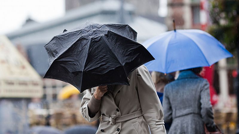 Intervalos de viento fuerte en Tarragona, Castellón, Girona y Menorca - ver ahora