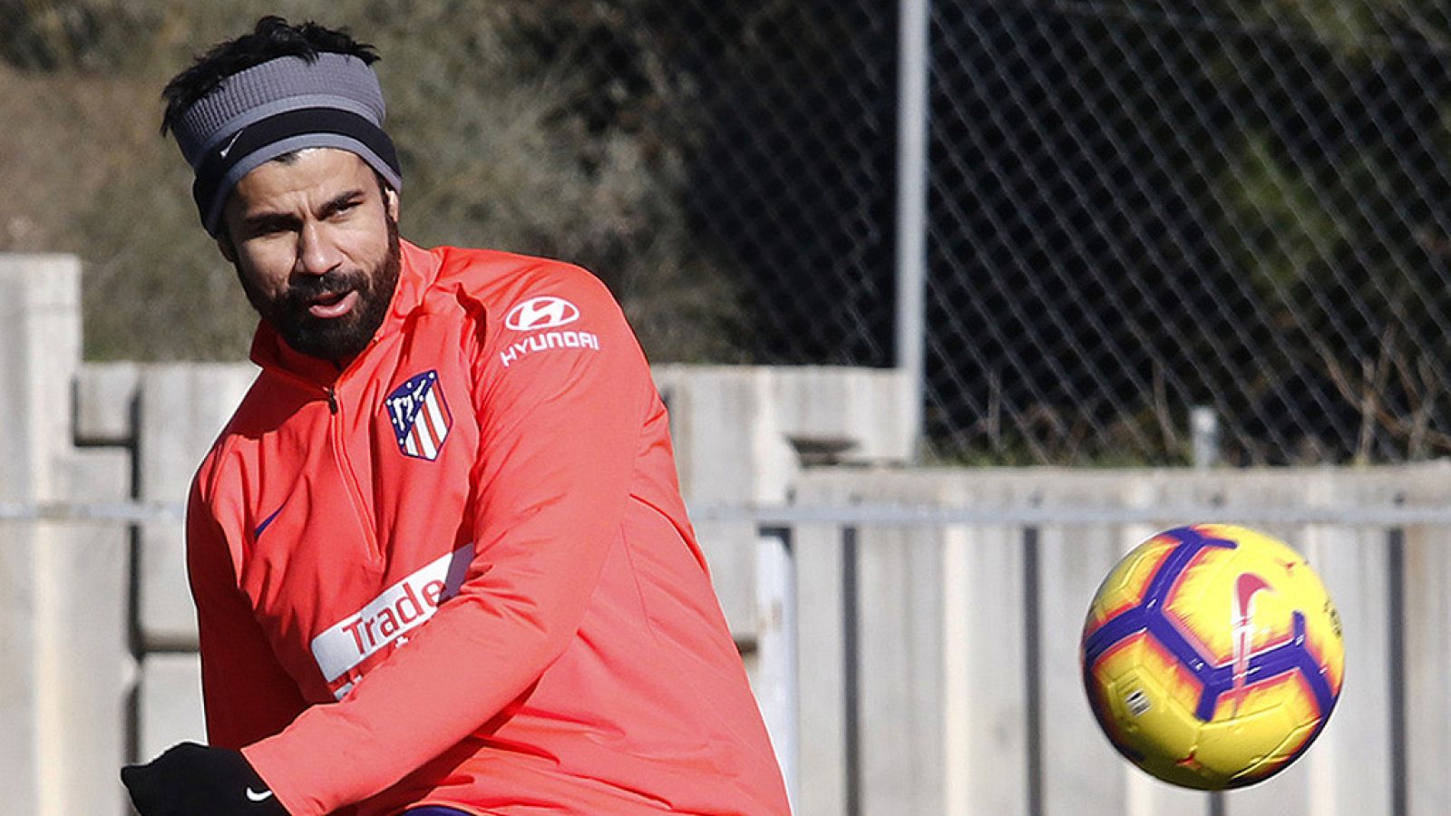 Diego Costa se entrenó junto al resto del equipo - Informativo 24h | Ver