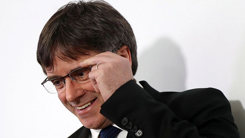 Puigdemont junto a otros seis dirigentes independentistas, continan huidos de la justicia espaola