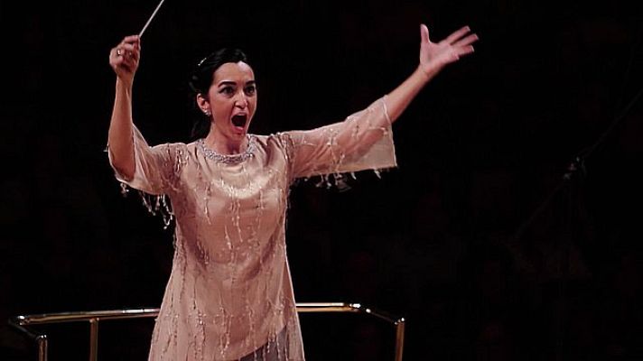 Universo UNED - Silvia Sanz, directora de orquesta*