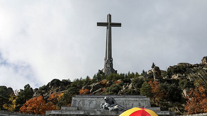 El Gobierno ordena la exhumación de Franco