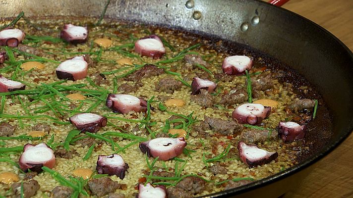 Paella de pulpo y butifarra