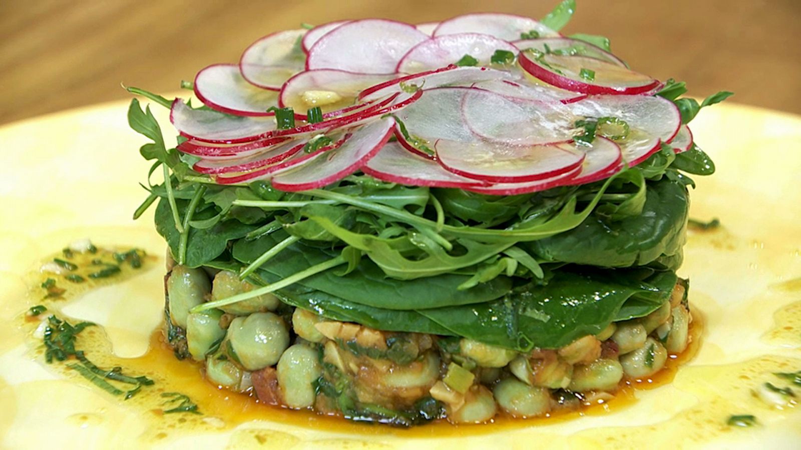 Torres en la cocina - Ensalada templada de habas