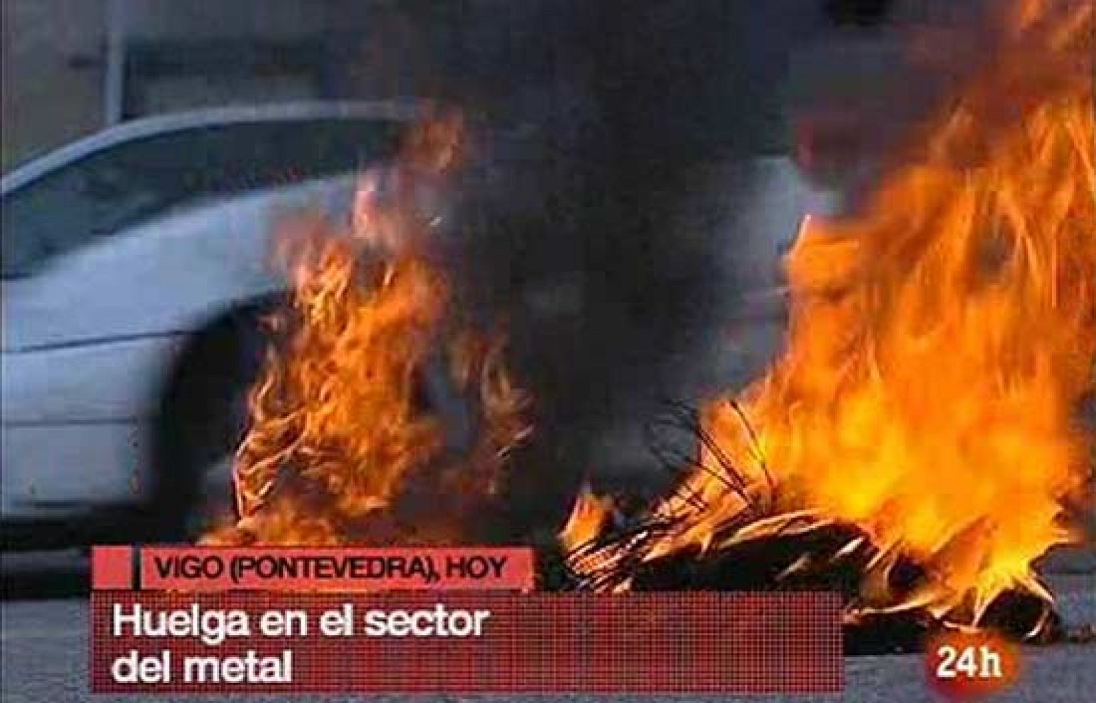 Miles de trabajadores del metal cortan varias vías de Vigo en la primera jornada de huelga.