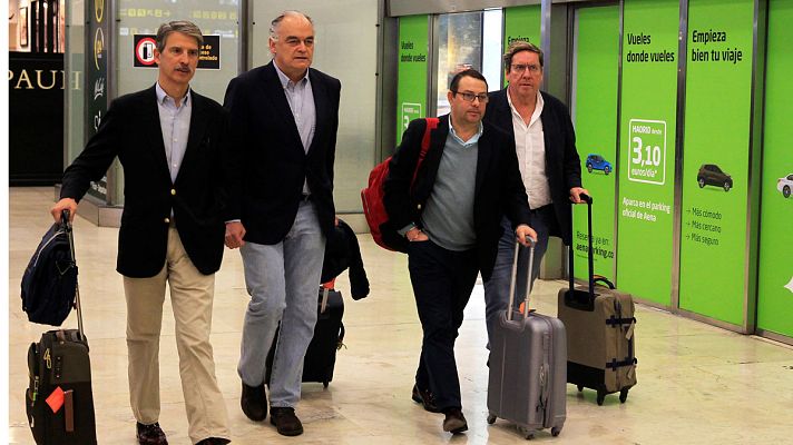 Telediario 1 - Maduro expulsa a cinco eurodiputados del PP que se iban a reunir con Guaidó