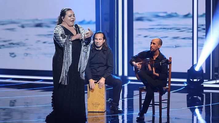 Falete canta 'Un Velero Llamado Libertad' 