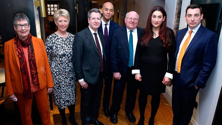 Telediario 1 - Siete diputados laboristas dejan la formación por diferencias con el liderazgo de Corbyn