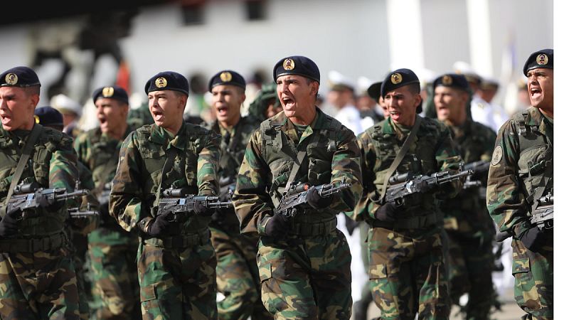 Militares silenciados por temor a Maduro