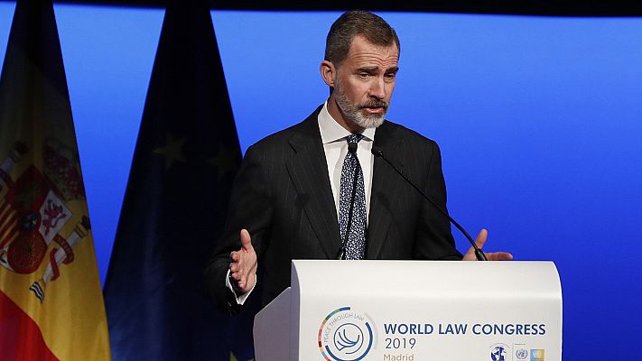 Telediario 1 - El rey advierte: no es "admisible apelar a una supuesta democracia" sin el respeto a las leyes