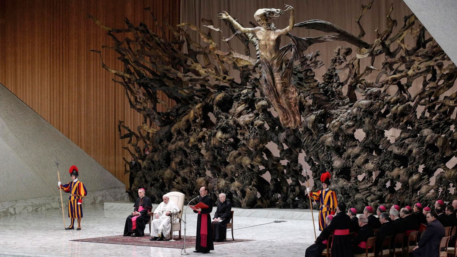 Telediario 1: El papa Francisco quiere dar un impulso al cambio de cultura en la Iglesia Católica | RTVE Play