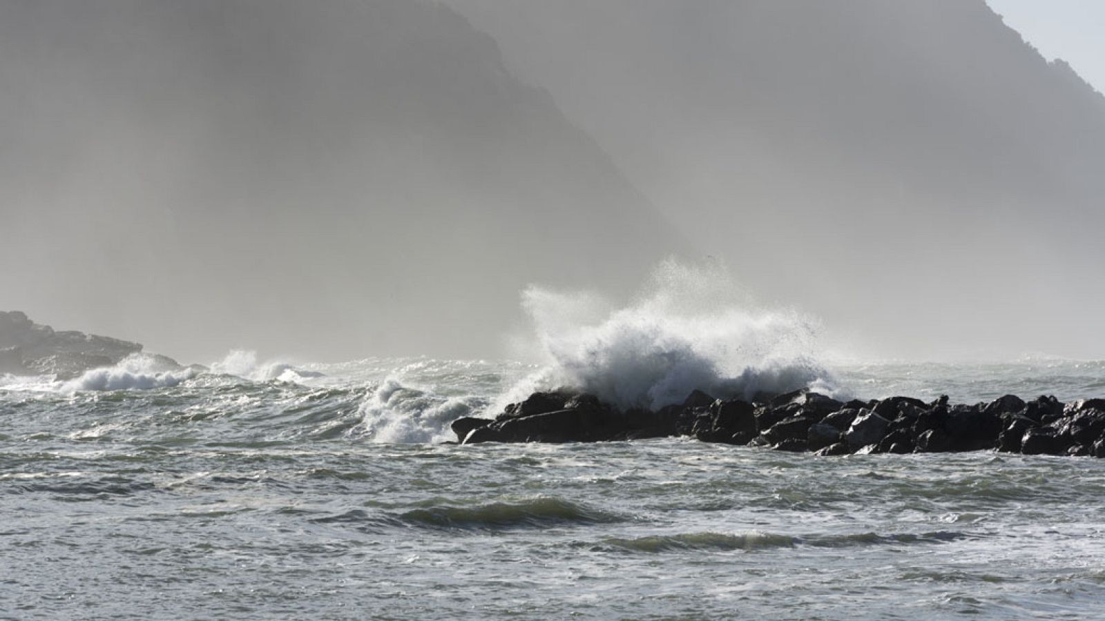Levante fuerte en el Estrecho - ver ahora