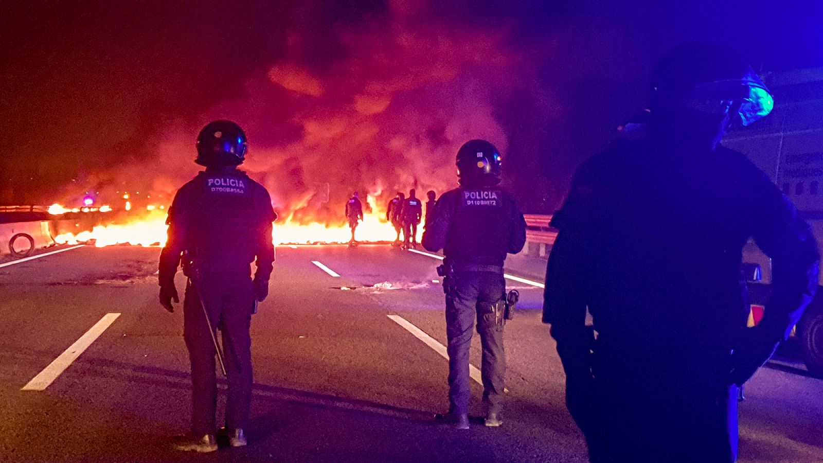 Cortes de tráfico y de trenes en Cataluña por la huelga contra el juicio del 'procés'