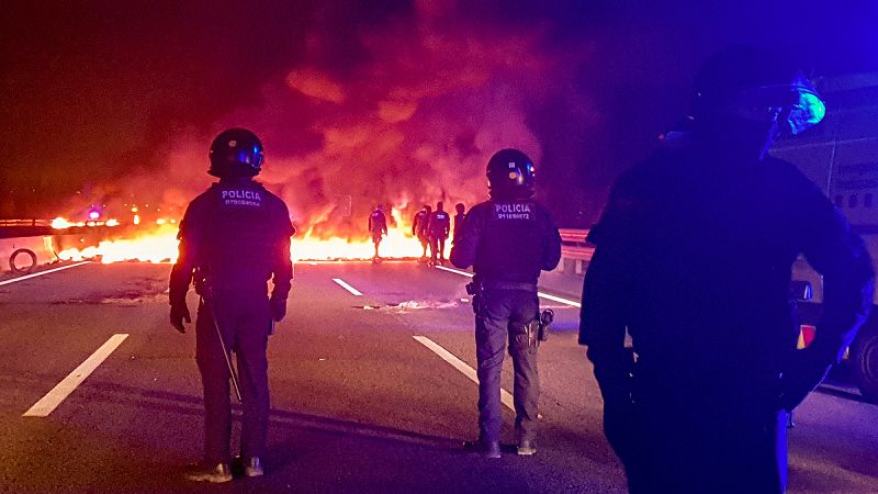 Cortes de tráfico y de trenes en Cataluña por la huelga contra el juicio del 'procés'