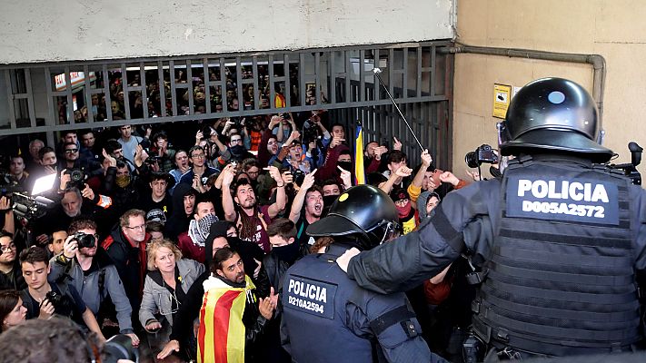 Tres detenidos y 22 heridos en la huelga de Cataluña