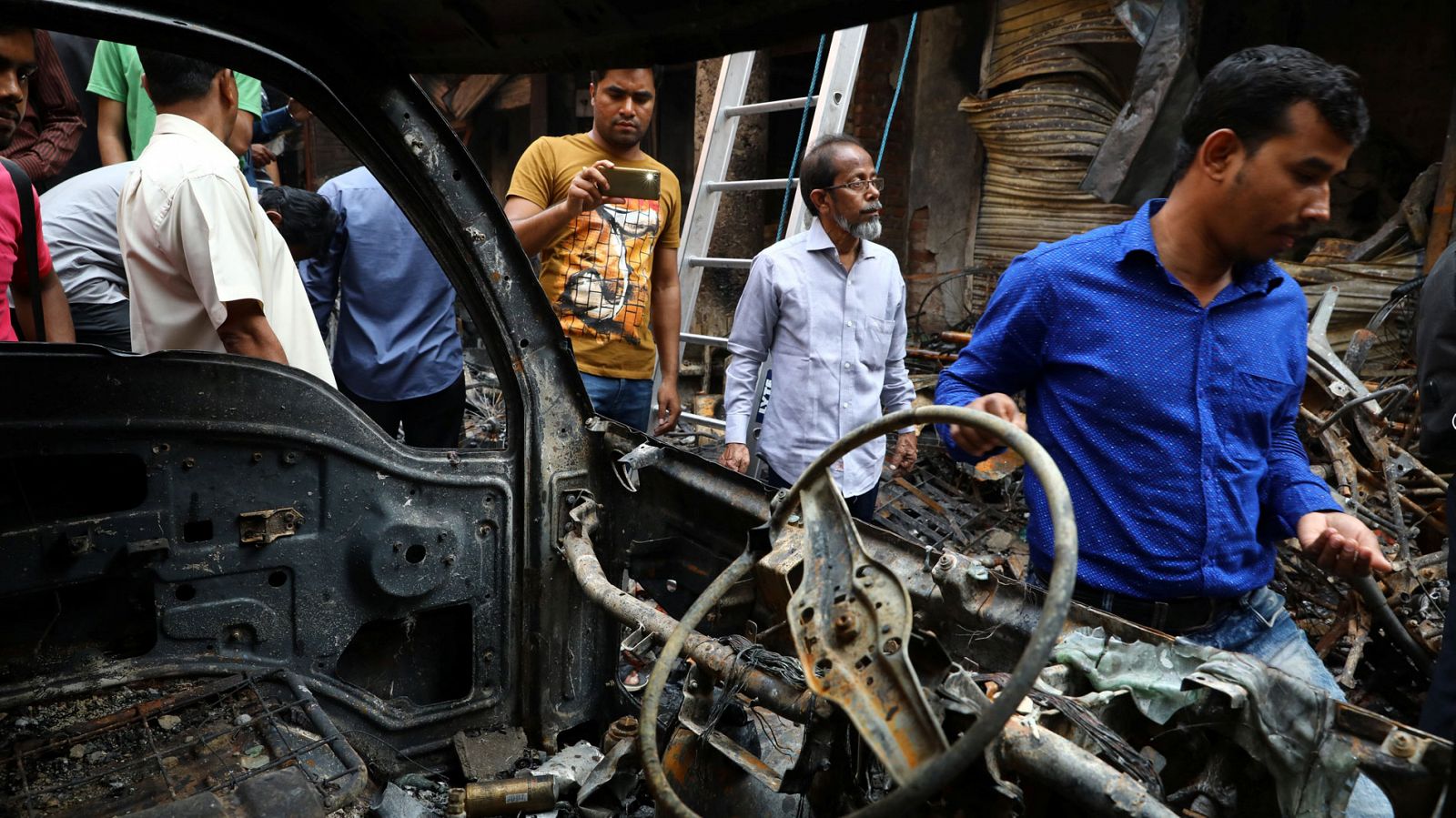 Un incendio en Bangladesh deja al menos 80 muertos