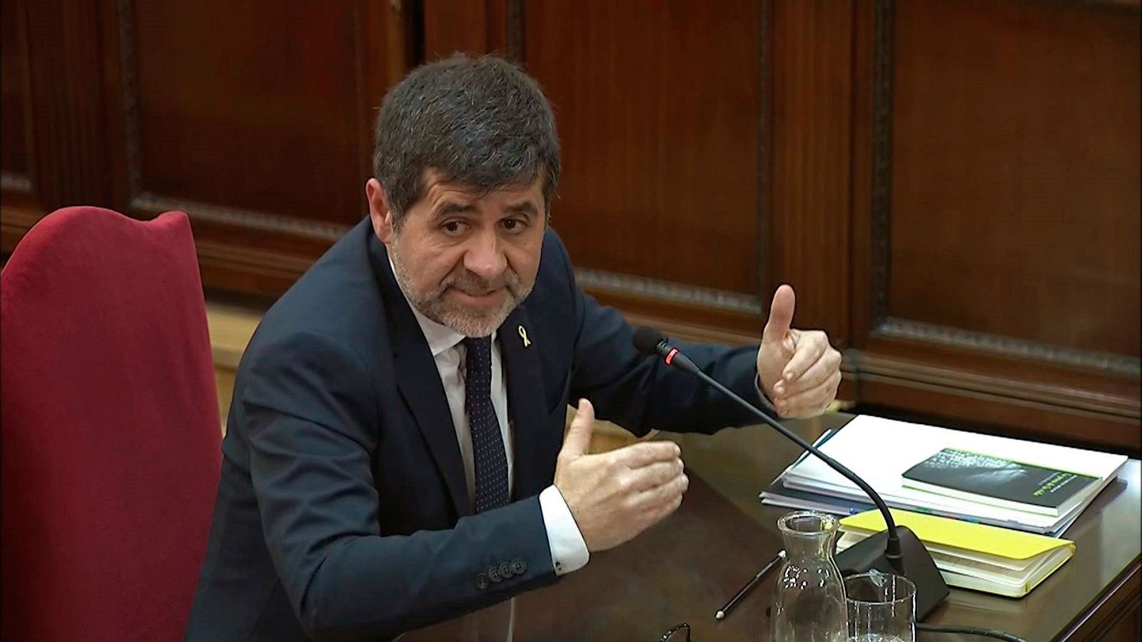 Jordi S�nchez acusa al fiscal de criminalizar una protesta "pac�fica" en su declaraci�n en el Supremo