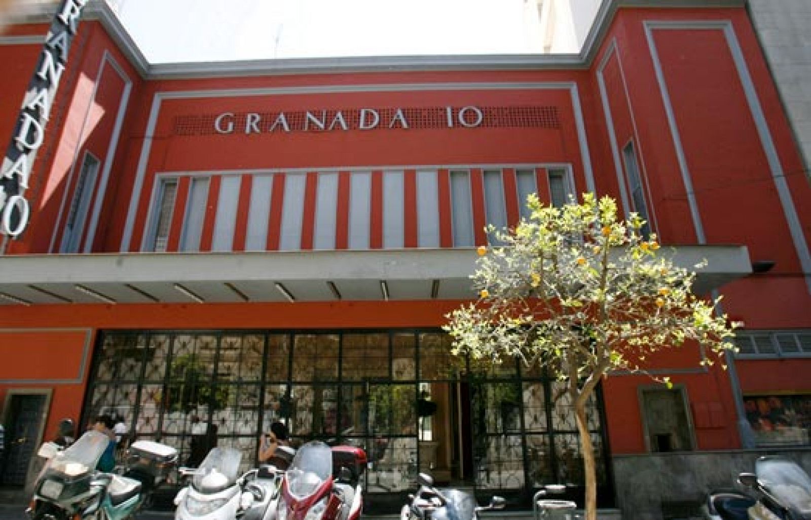La Fiscalía investiga a una discoteca de Granada en la que subastaban a chicas menores de edad | Ver