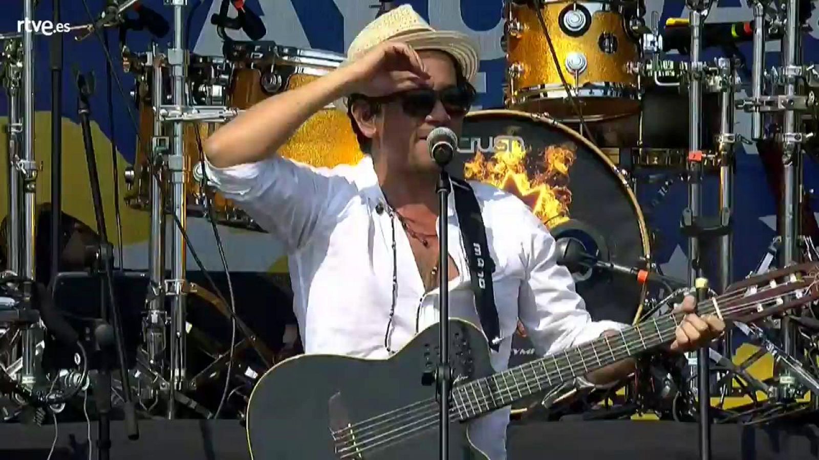 Venezuela Aid Live - Bacilos canta "Caraluna" - Otros programas | Ver