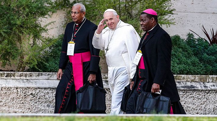 Telediario 1 - Las vícitmas, tan presentes como ausentes en la cumbre antipederastia en el Vaticano