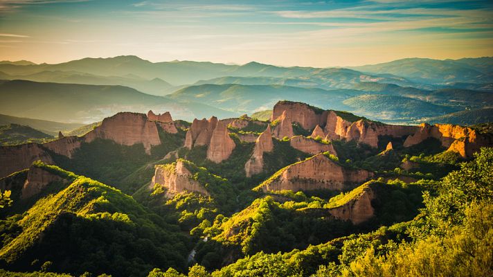 El tiempo - Cielo poco nuboso y temperaturas superiores a las normales