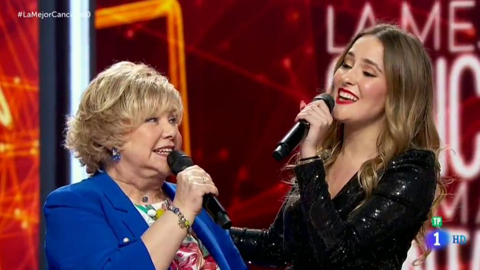 Karina y Marilia cantan juntas 'Las felchas del amor'