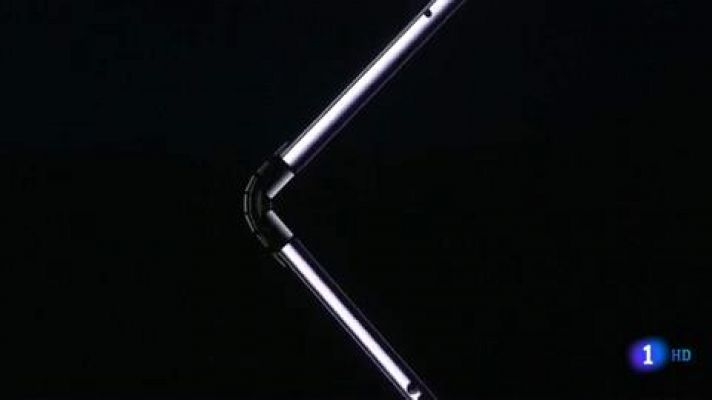 Telediario 1 - Huawei se apunta a la fiebre de los plegables con el Mate X