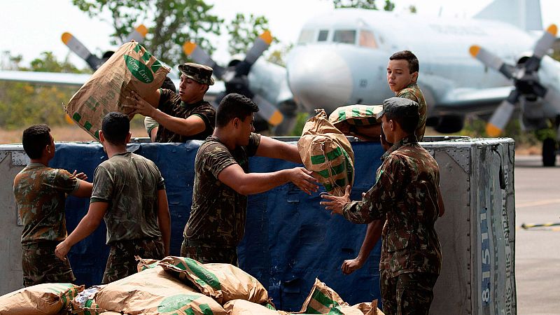 Crece la presión sobre Maduro mientras organizan cargamentos con ayuda humanitaria para Venezuela