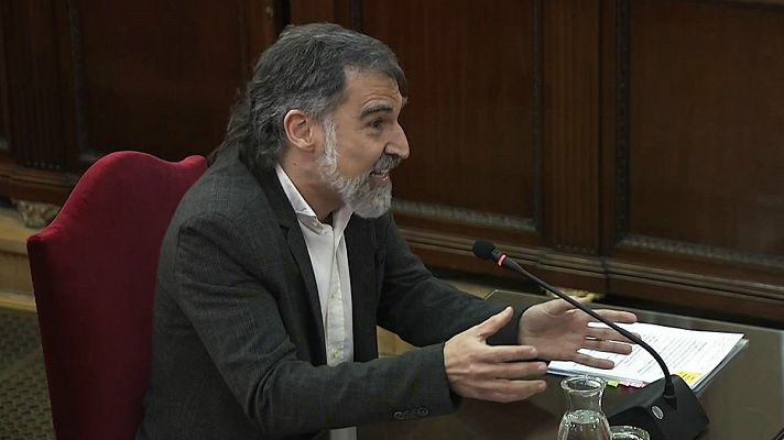 El presidente de Òmnium Cultural, Jordi Cuixart, niega en el juicio del 'procés' el uso de la violencia