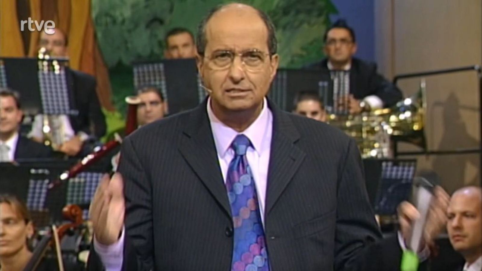 El conciertazo - Comenzamos el concierto de la mano de un ruso y una acróbata - El conciertazo | Ver