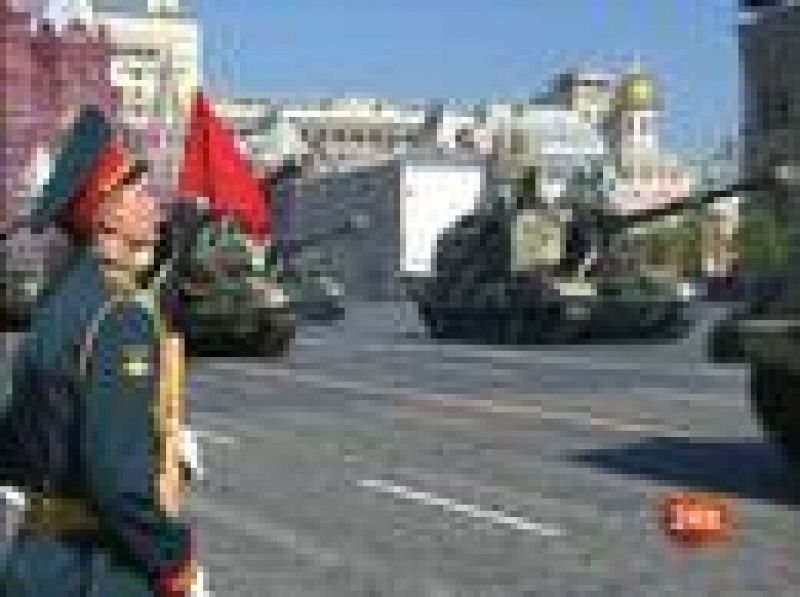 Rusia conmemora los 64 años de la victoria sobre los nazis con el mayor desfile militar desde la caída de la URRS