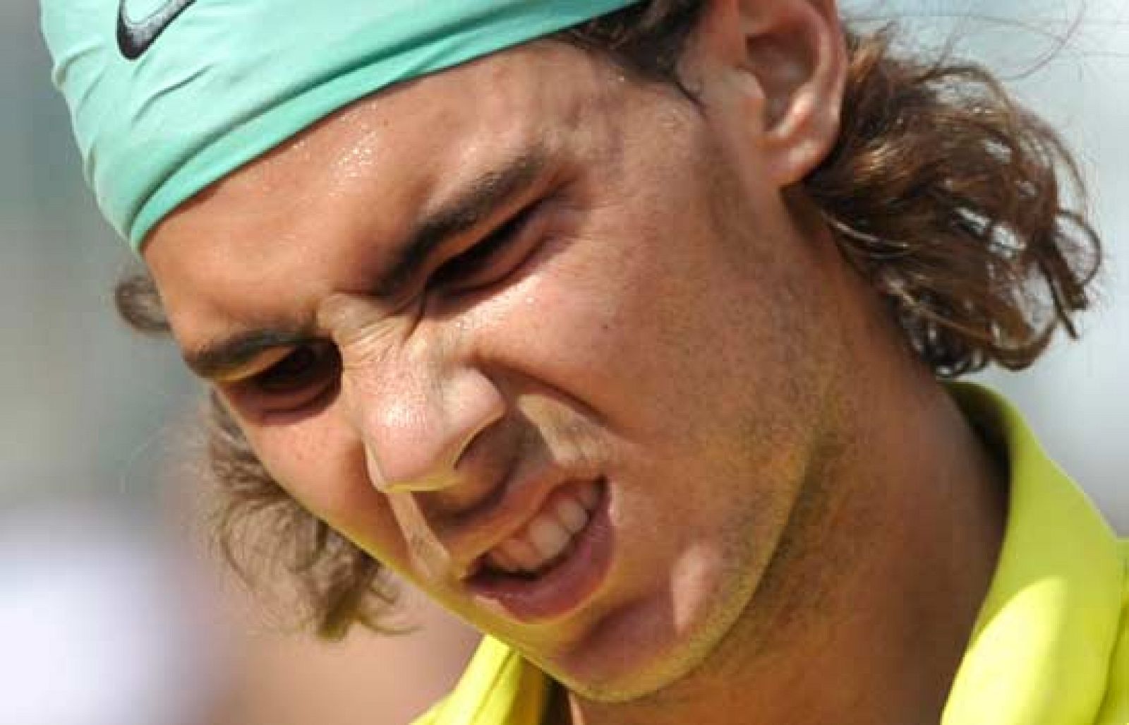 Nadal se queja de la tierra azul