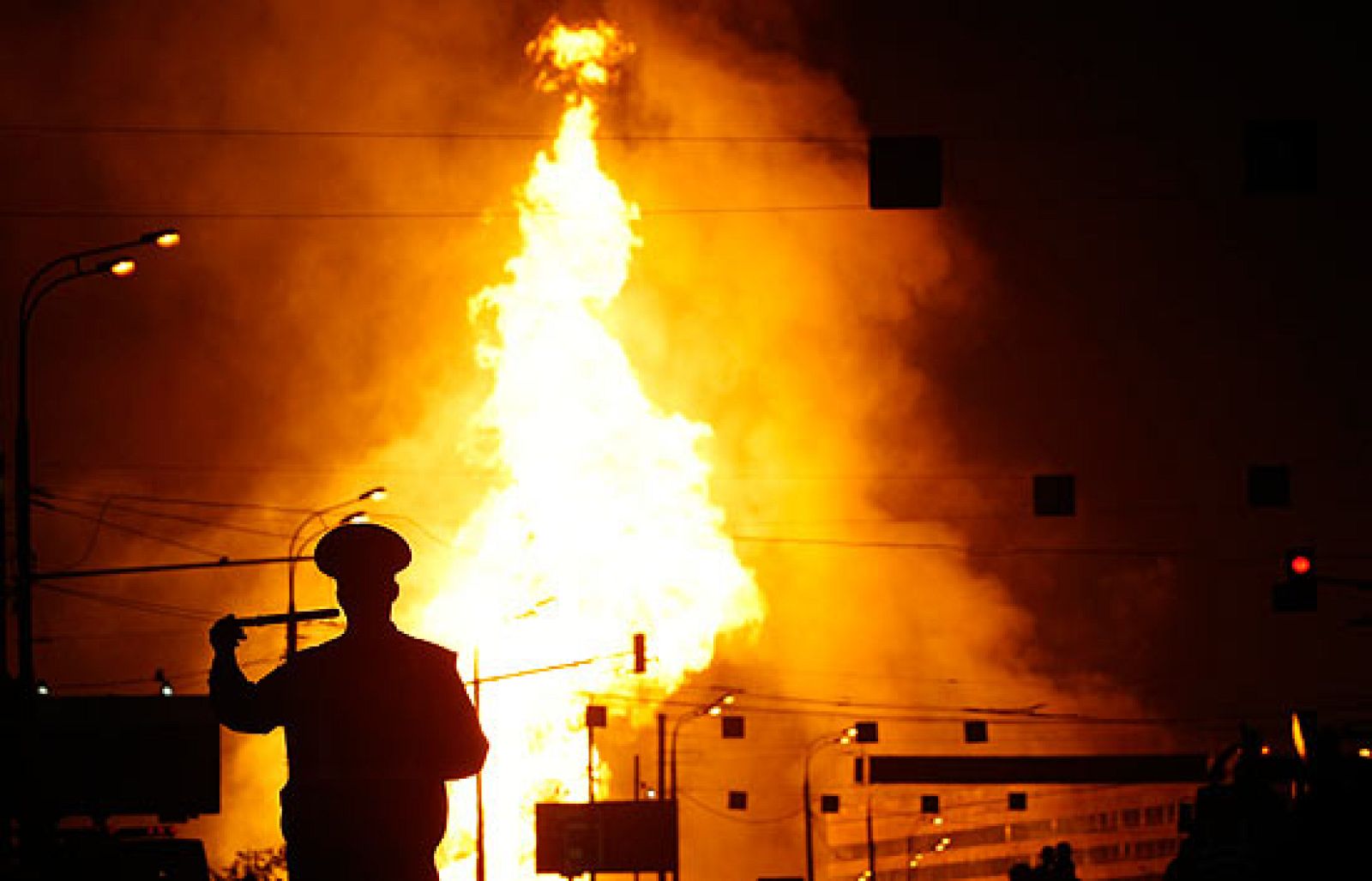 Un gasoducto explota en el sureste de Moscú y provoca un fuego con llamas de hasta 100 metros de altura. 