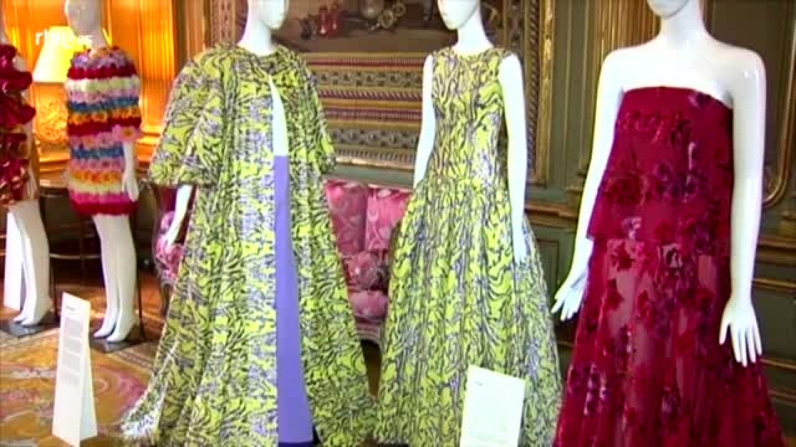 La residencia del embajador de París acoge la moda de 50 creadores españoles.
