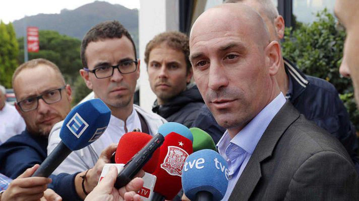 Telediario 1 - Luis Rubiales anuncia a través de sus redes sociales que "no habrá Liga los lunes"